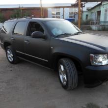 Chevrolet Tahoe оклейка черной матовой пленкой, цвет до - черный глянец.